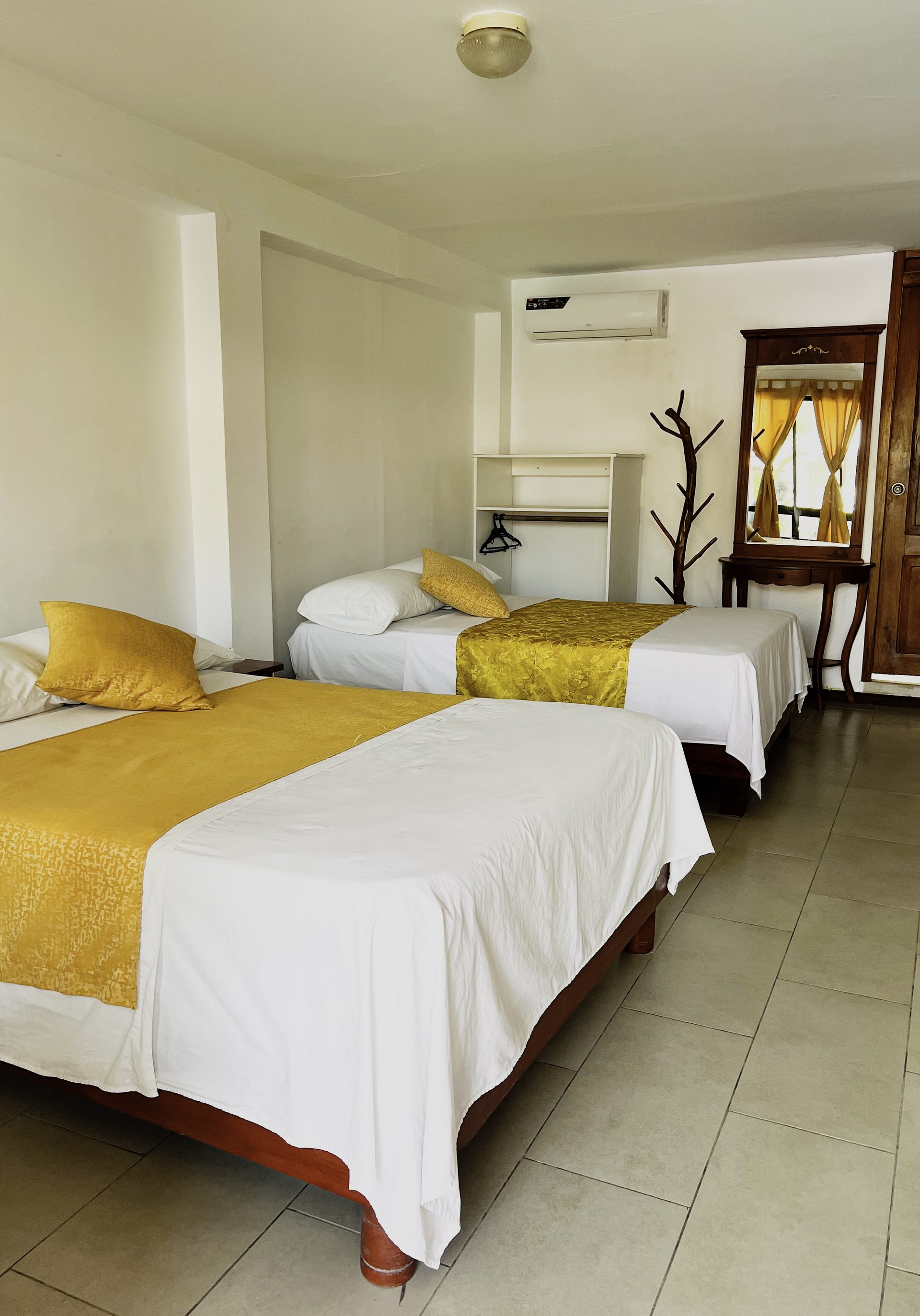 Habitación matrimonial Hotel Castellmar Tonsupa